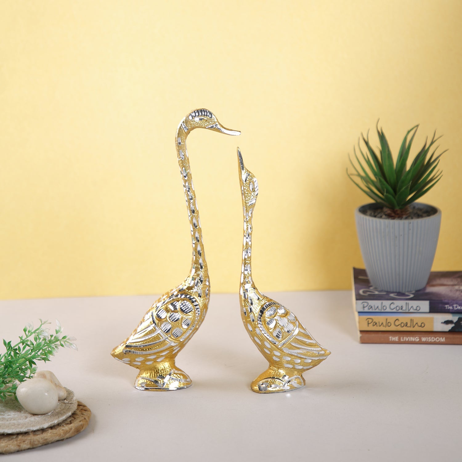 Metal Golden Swans Pair Decorative Showpiece Dfms398