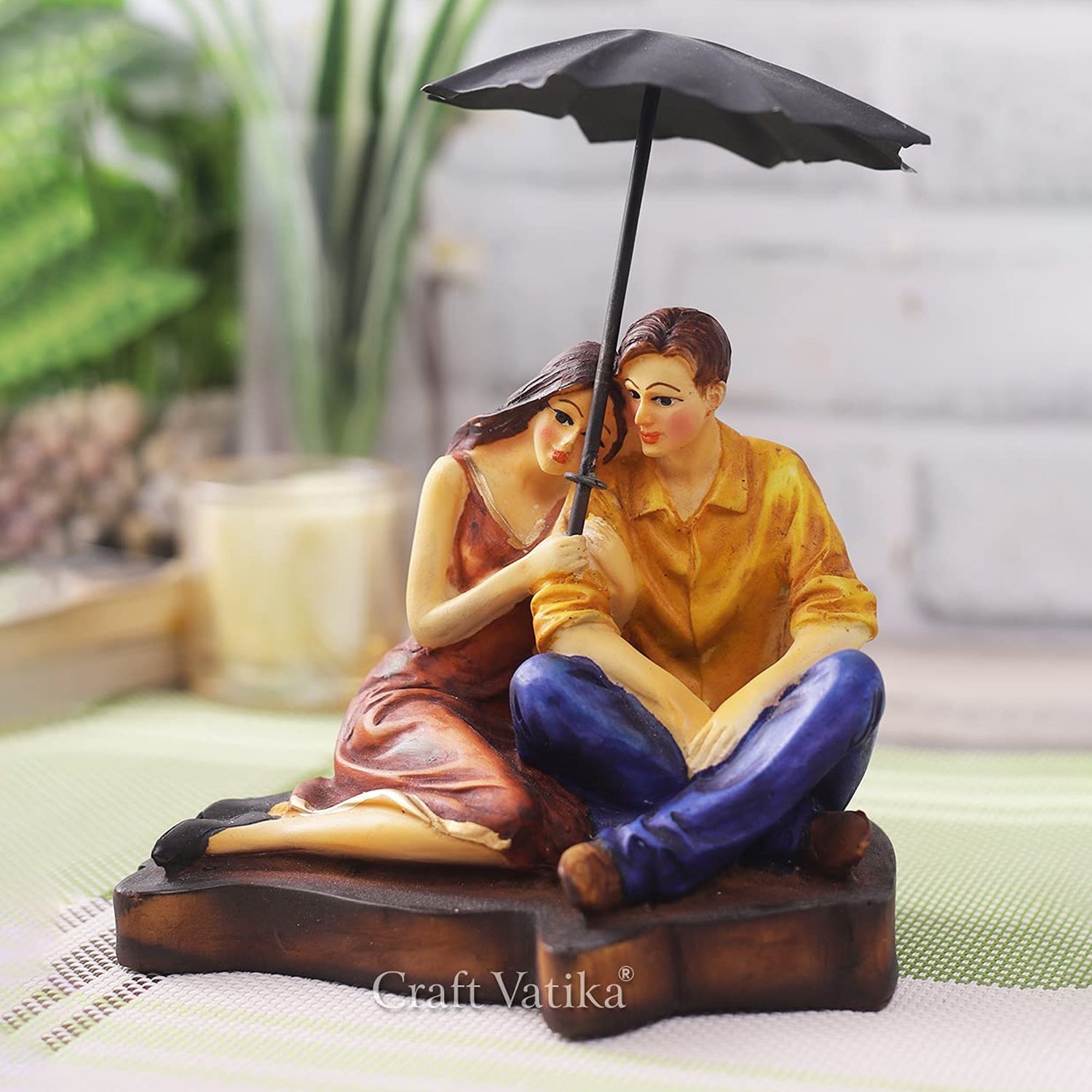 Miniatures Romantic Couple Under Umbrella Statue Showpiece Dfmas367