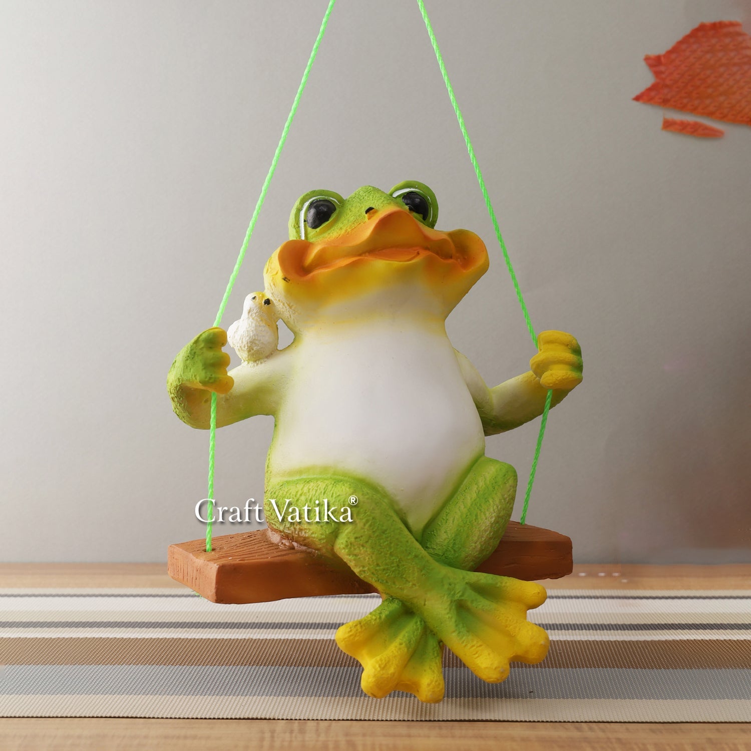 Polyresin Frog On Swing Hanging Statue Showpiece, Dfmas426